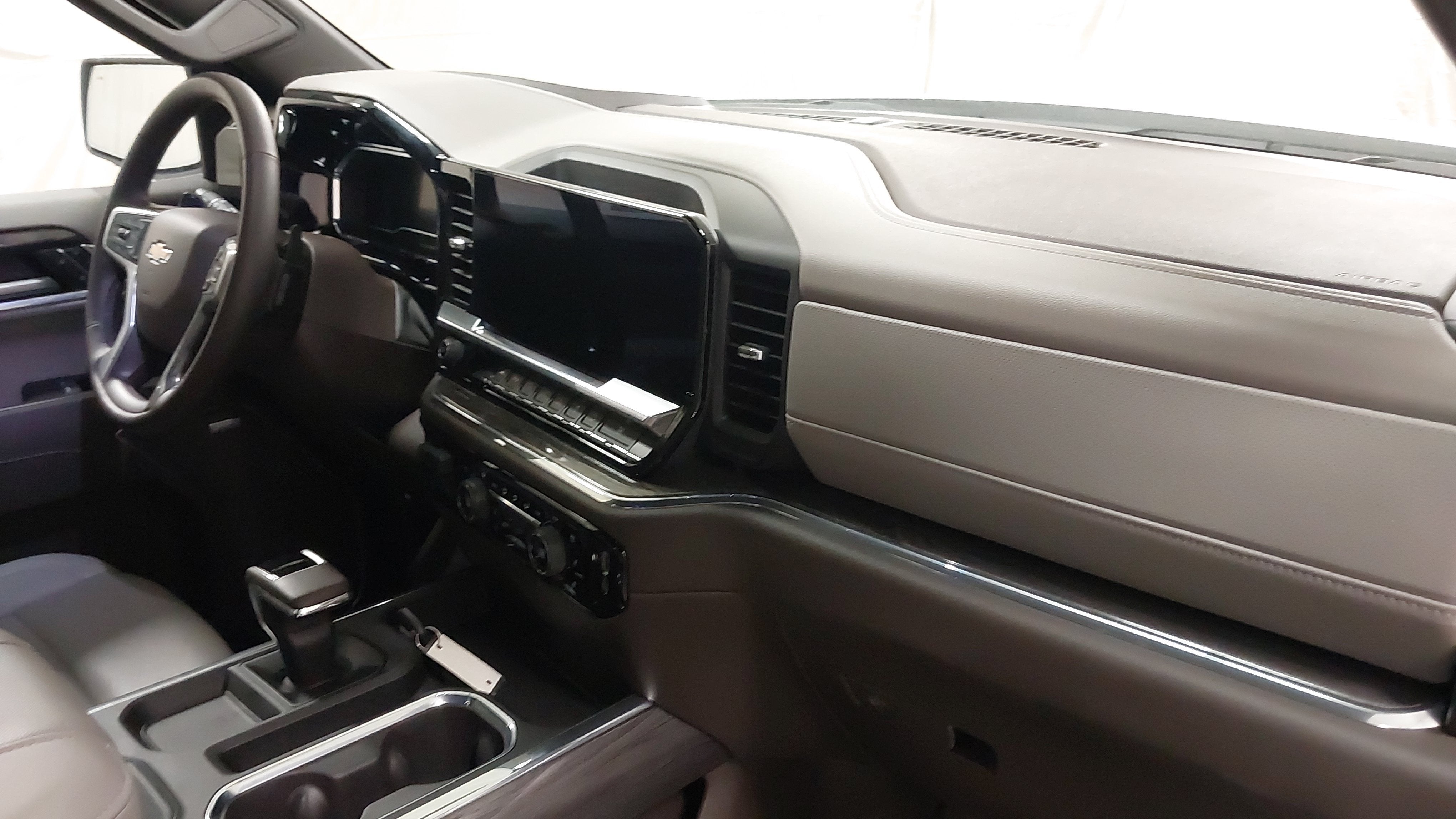 2024 Chevrolet Silverado 1500 4WD Crew Cab Short Bed LTZ
