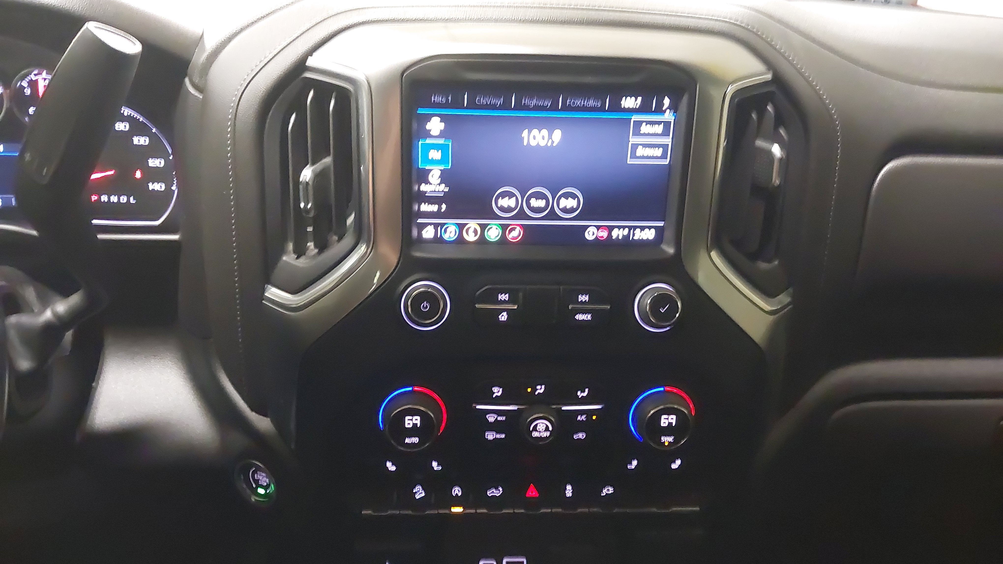 2022 Chevrolet Silverado 1500 LTD 4WD Crew Cab Short Bed RST