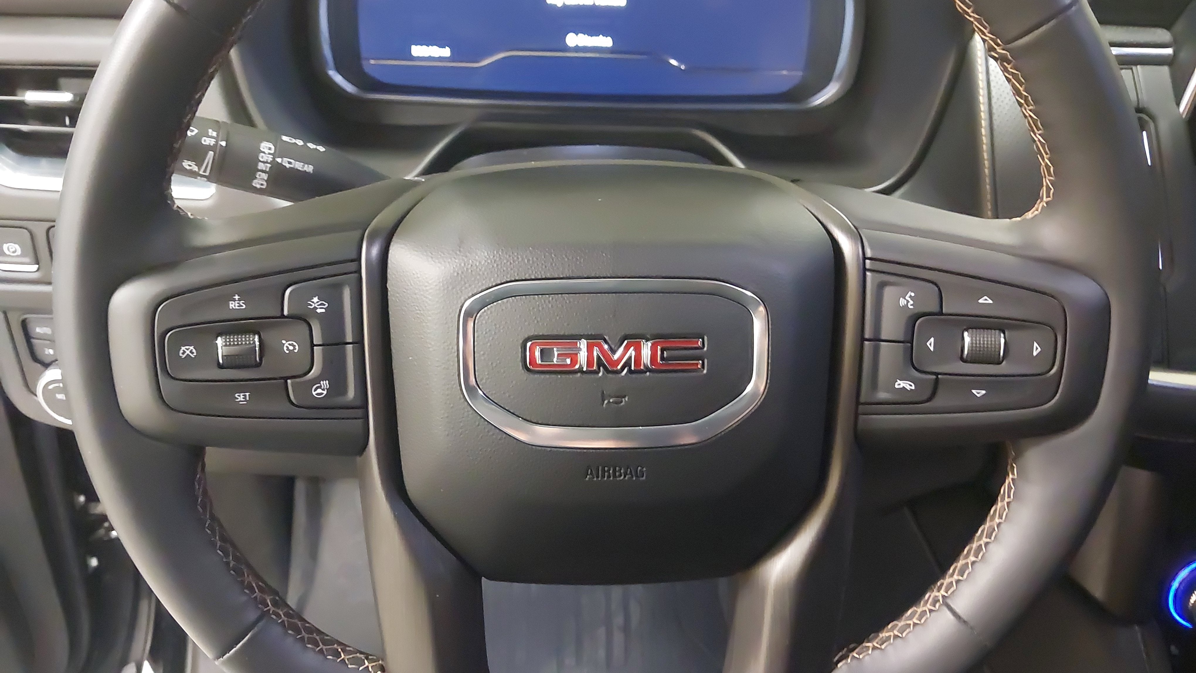 2023 GMC Yukon 4WD AT4