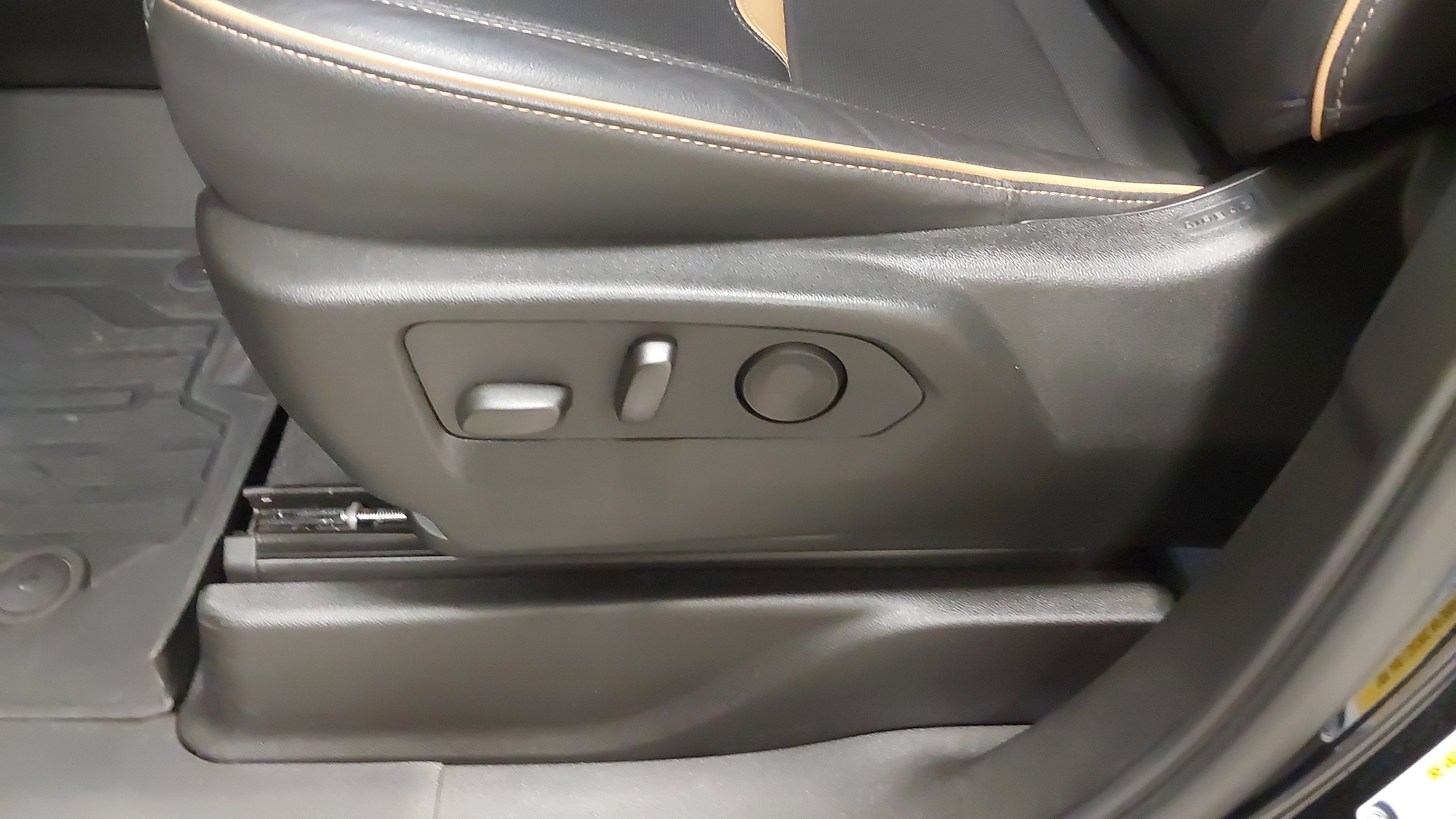 2023 GMC Yukon 4WD AT4