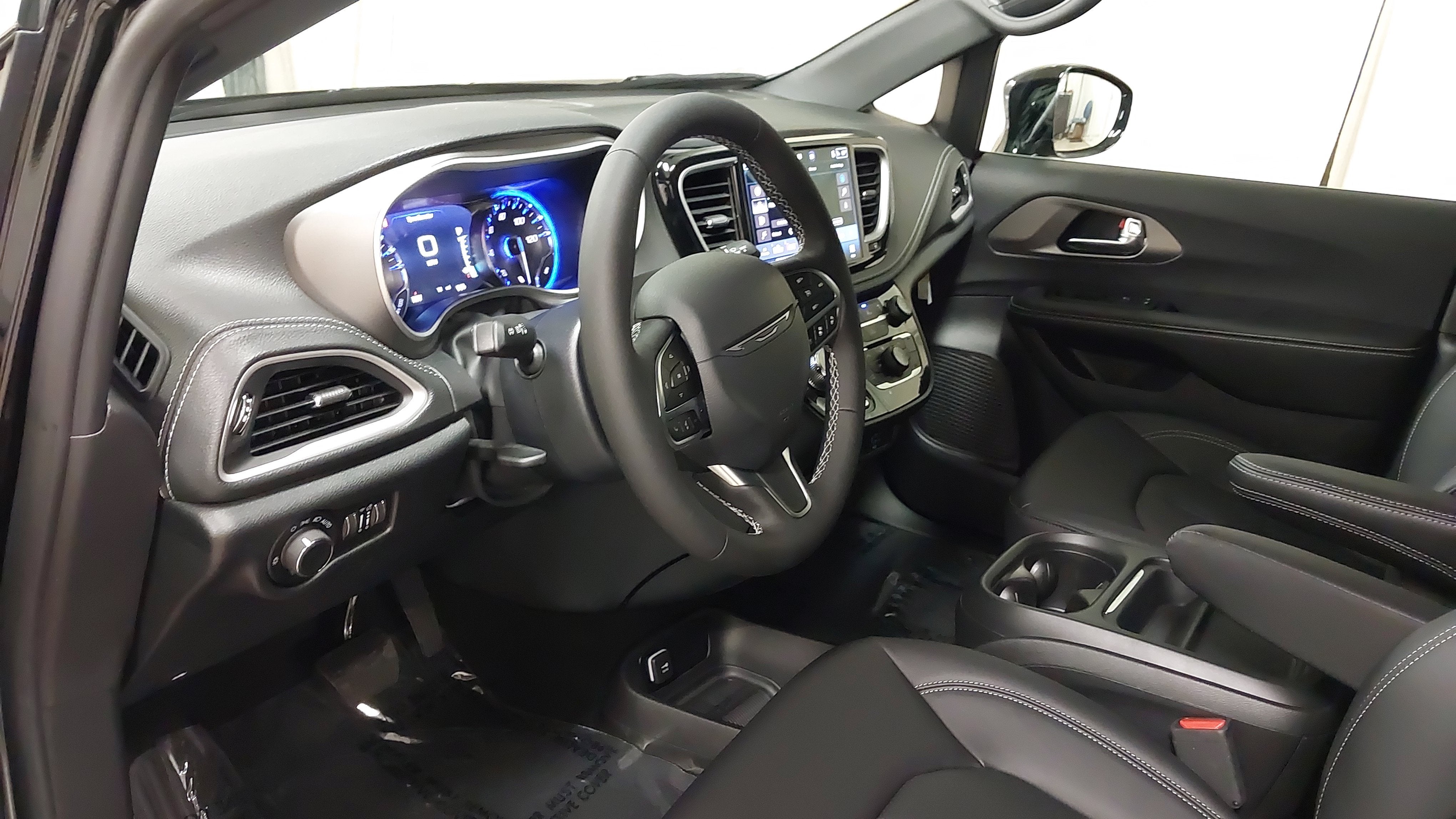 2027 Chrysler Pacifica PACIFICA SELECT