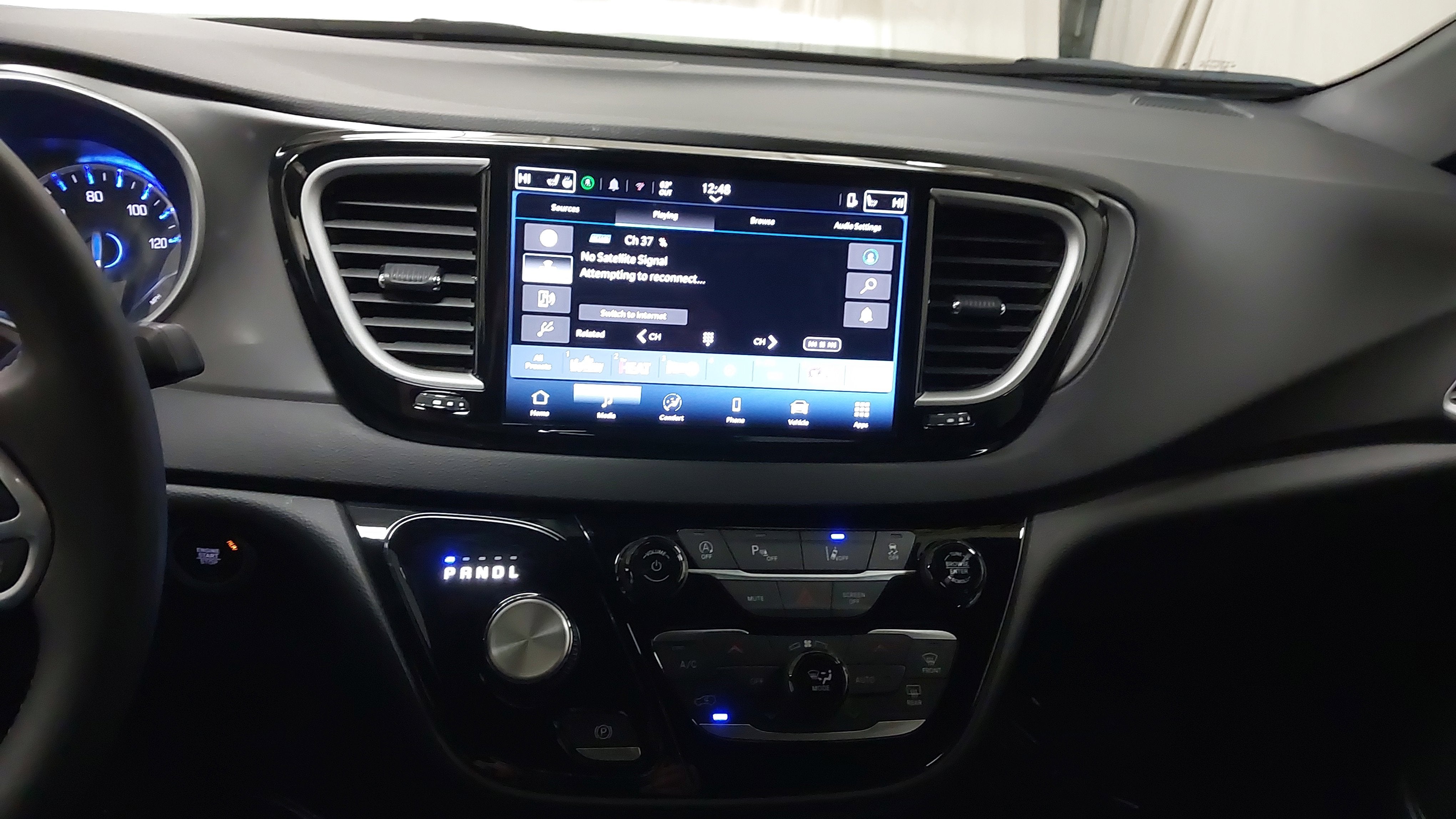 2025 Chrysler Pacifica Select