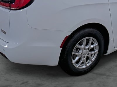 2027 Chrysler Pacifica PACIFICA SELECT