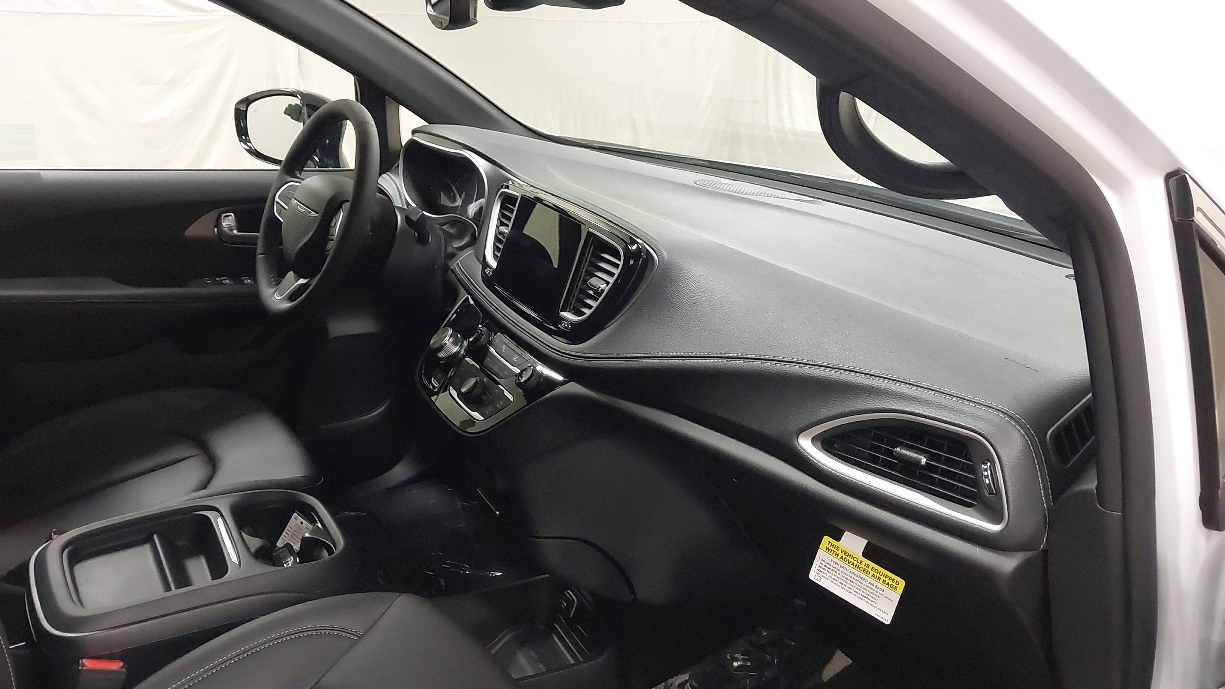2027 Chrysler Pacifica PACIFICA SELECT