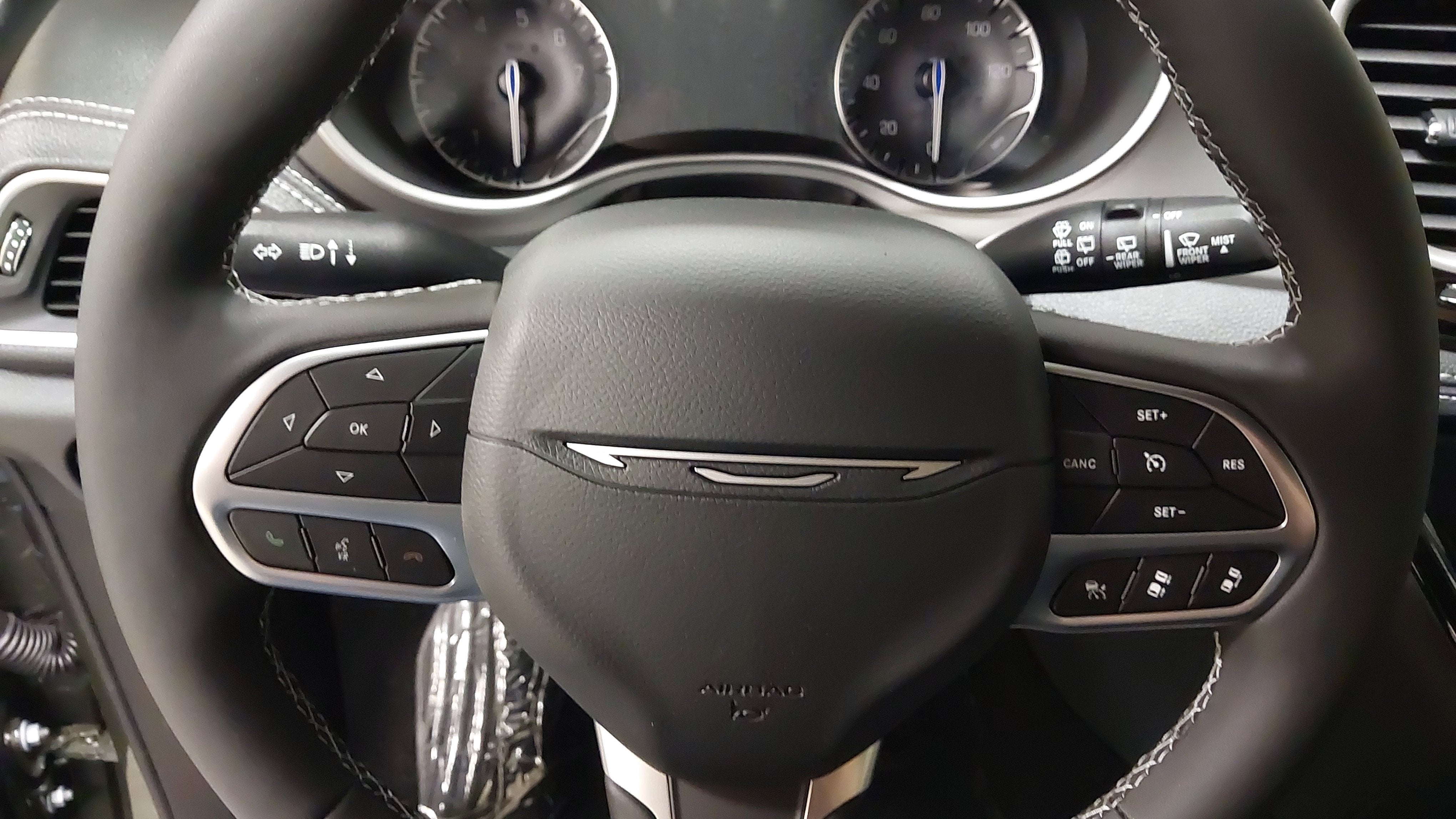 2027 Chrysler Pacifica PACIFICA SELECT