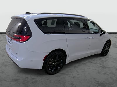 2024 Chrysler Pacifica Touring L AWD
