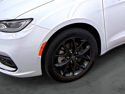 2024 Chrysler Pacifica Touring L AWD
