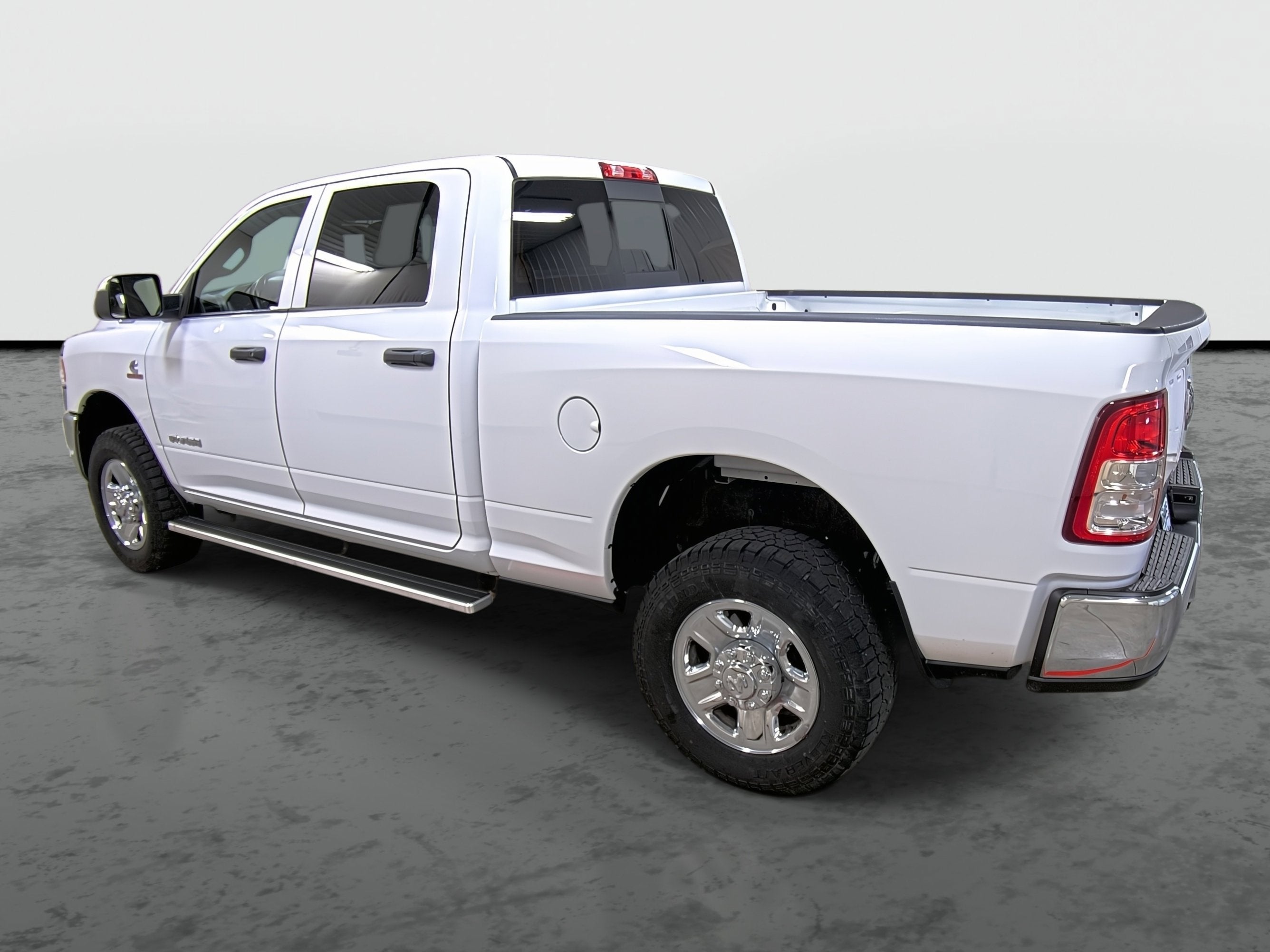 2021 RAM 3500 Tradesman Crew Cab 4x4 6'4' Box