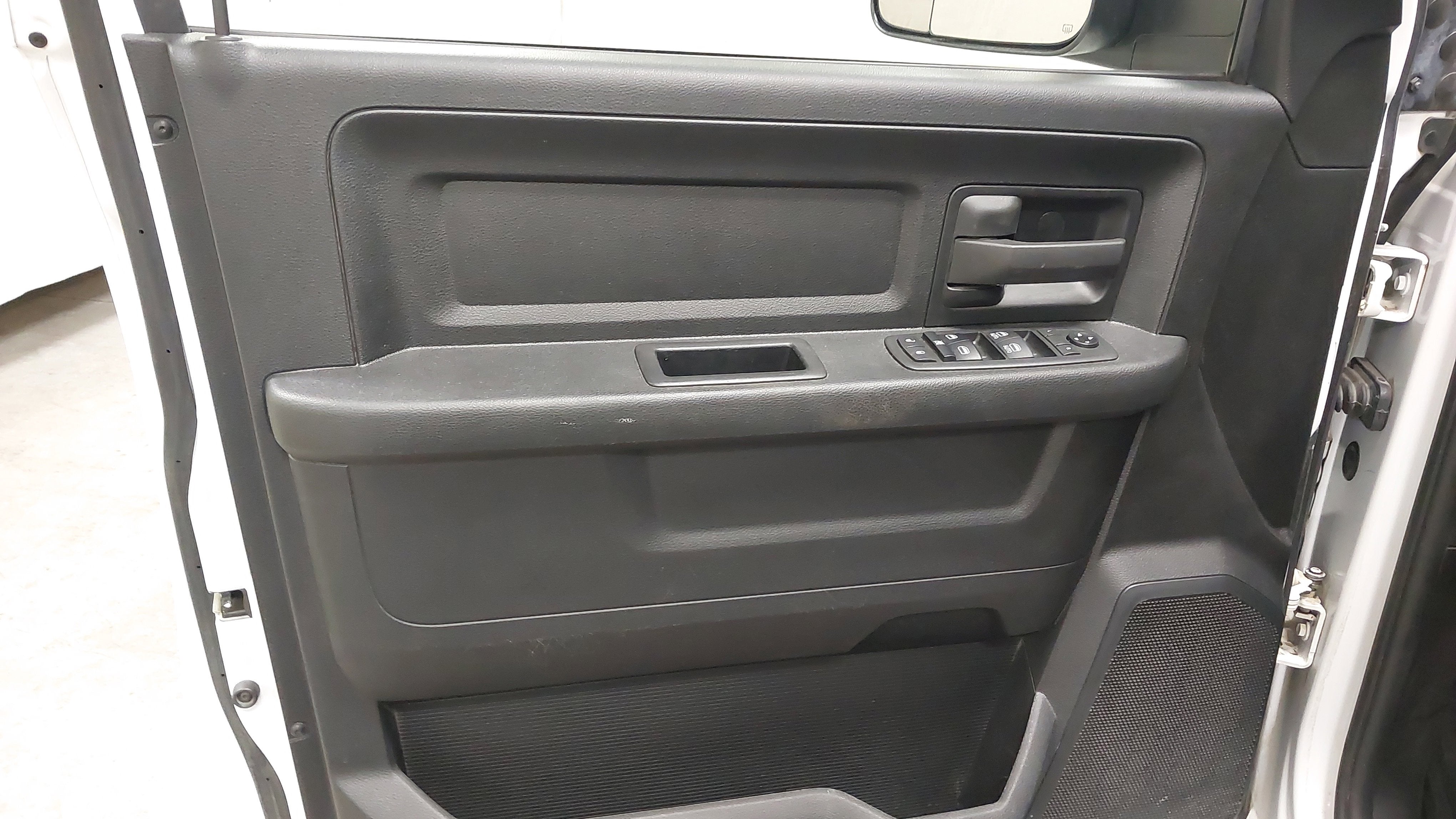 2021 RAM 3500 Tradesman Crew Cab 4x4 6'4' Box