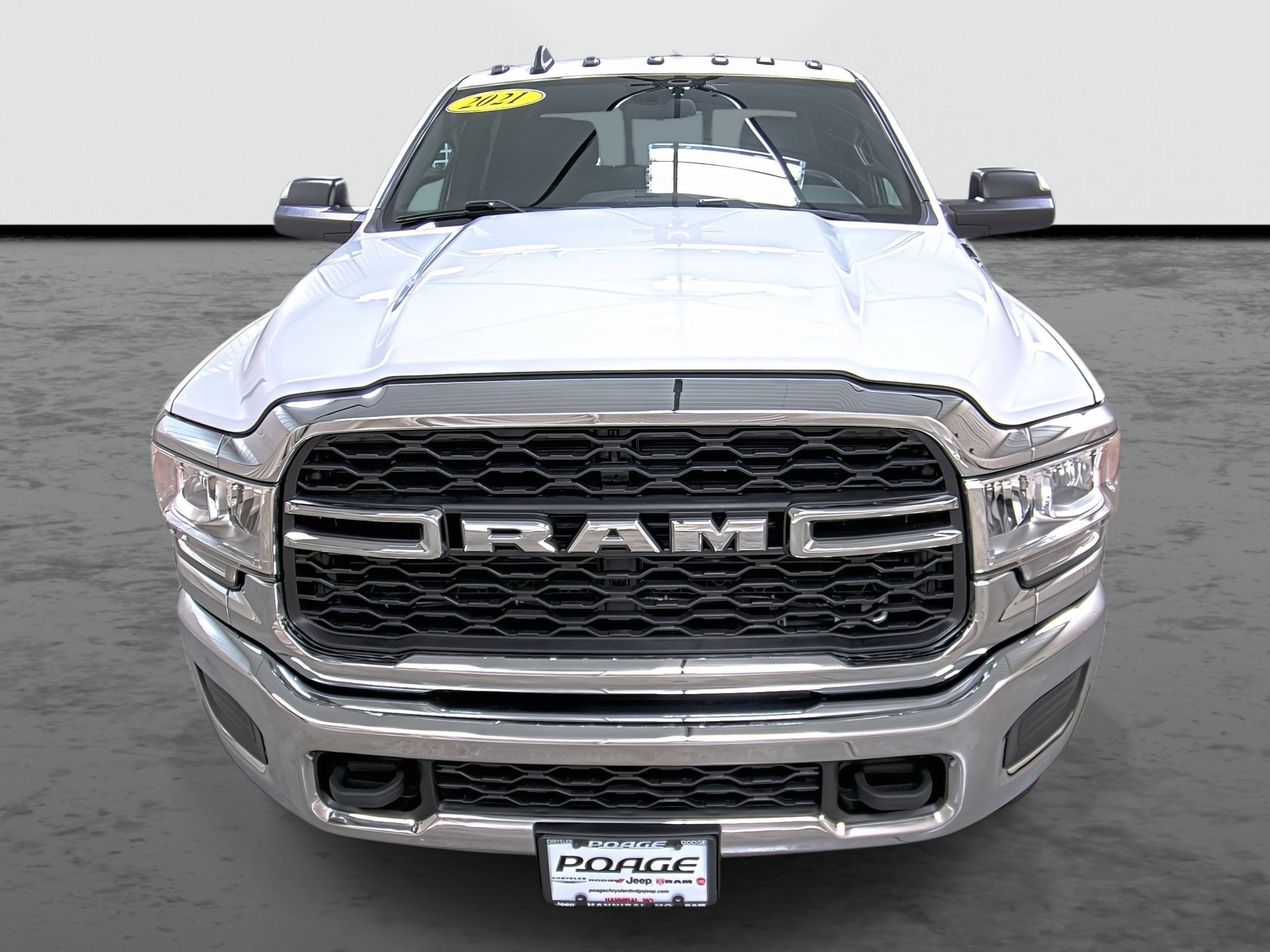 2021 RAM 3500 Tradesman Crew Cab 4x4 6'4' Box