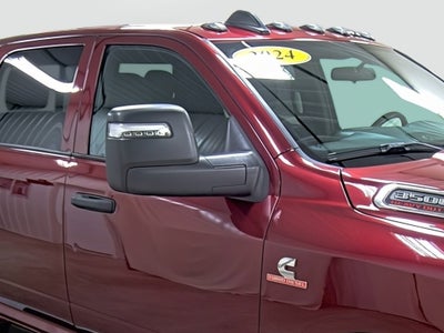 2024 RAM 3500 Tradesman Crew Cab 4x4 6'4' Box