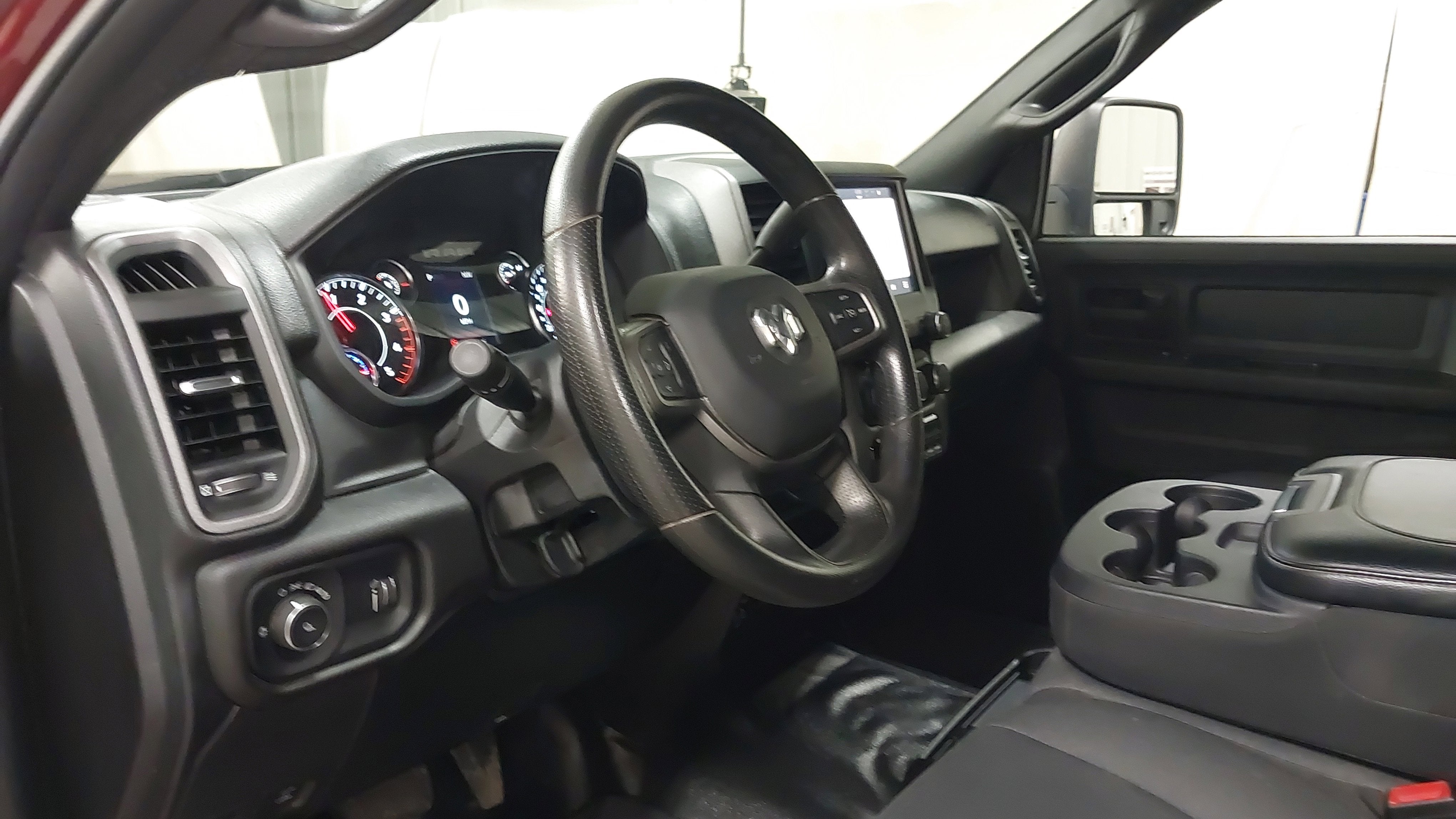 2024 RAM 3500 Tradesman Crew Cab 4x4 6'4' Box
