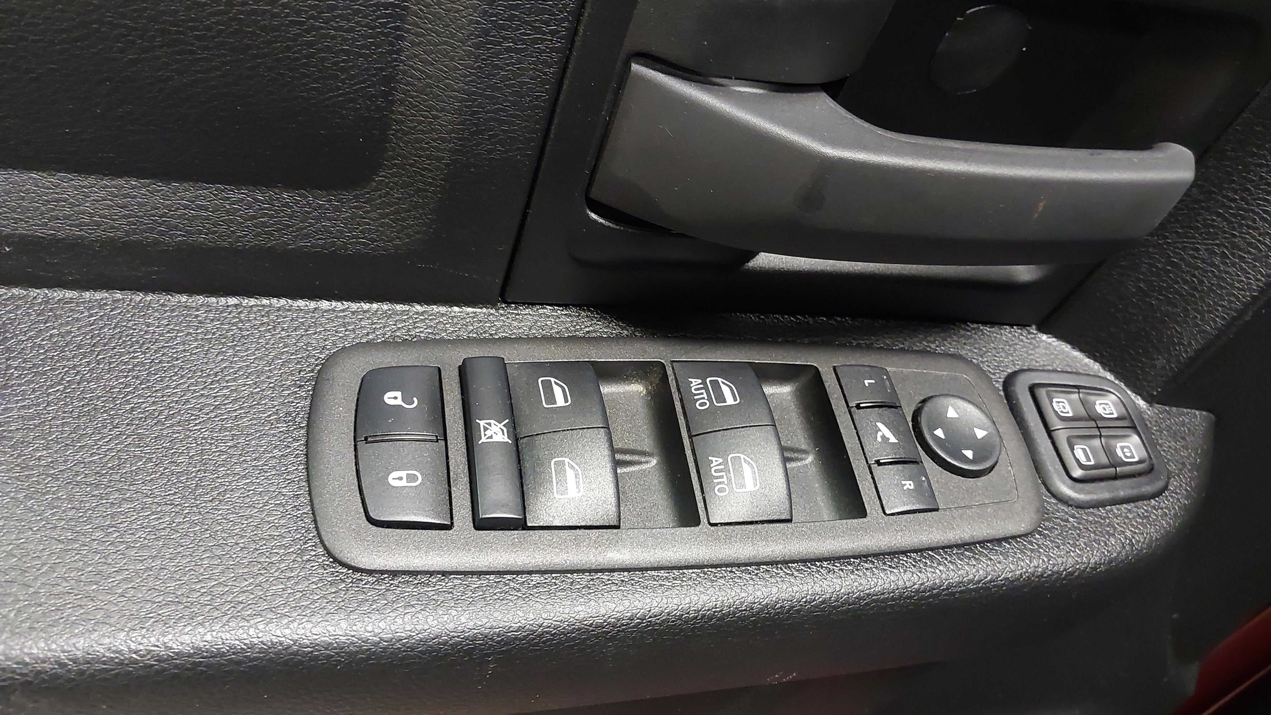 2024 RAM 3500 Tradesman Crew Cab 4x4 6'4' Box