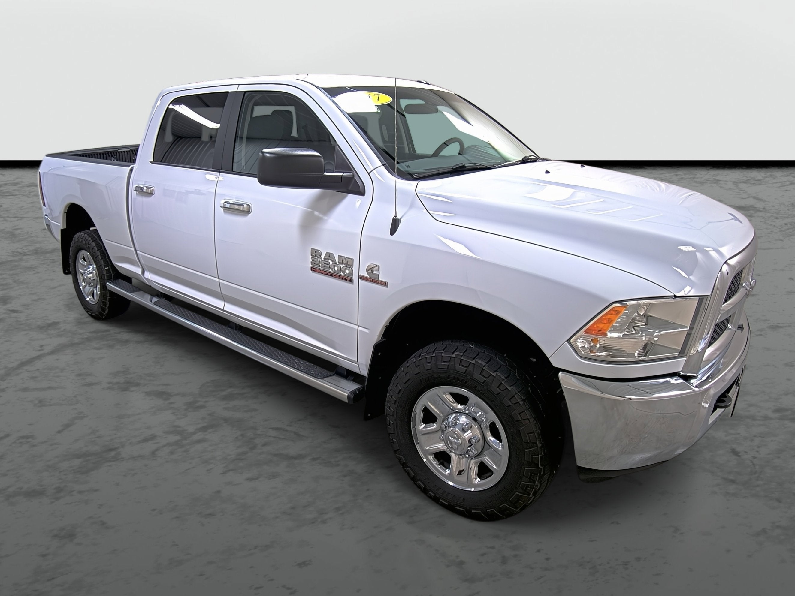 2017 RAM 2500 SLT Crew Cab 4x4 6'4' Box