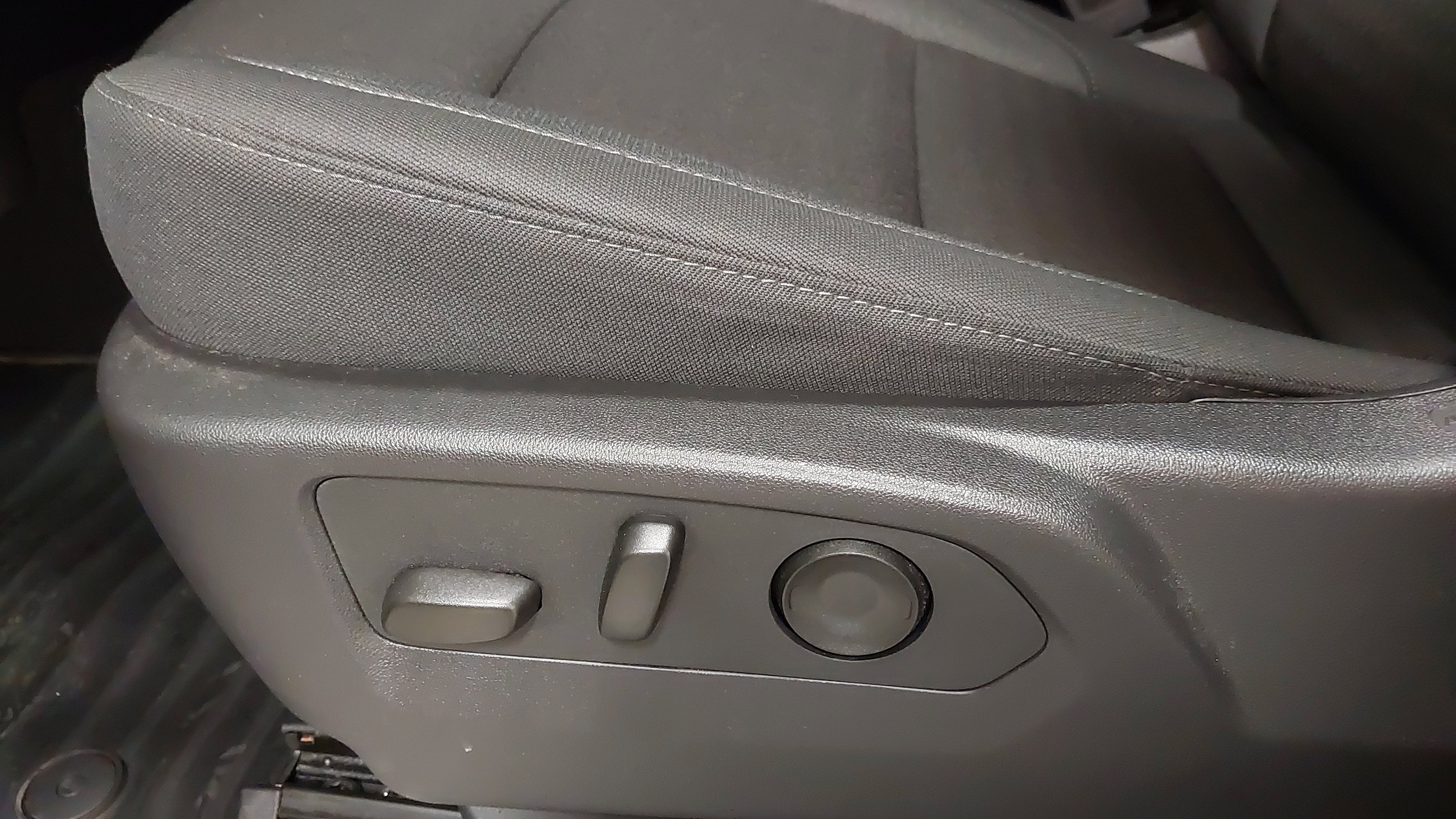 2024 Chevrolet Silverado 1500 4WD Crew Cab Short Bed LT with 2FL