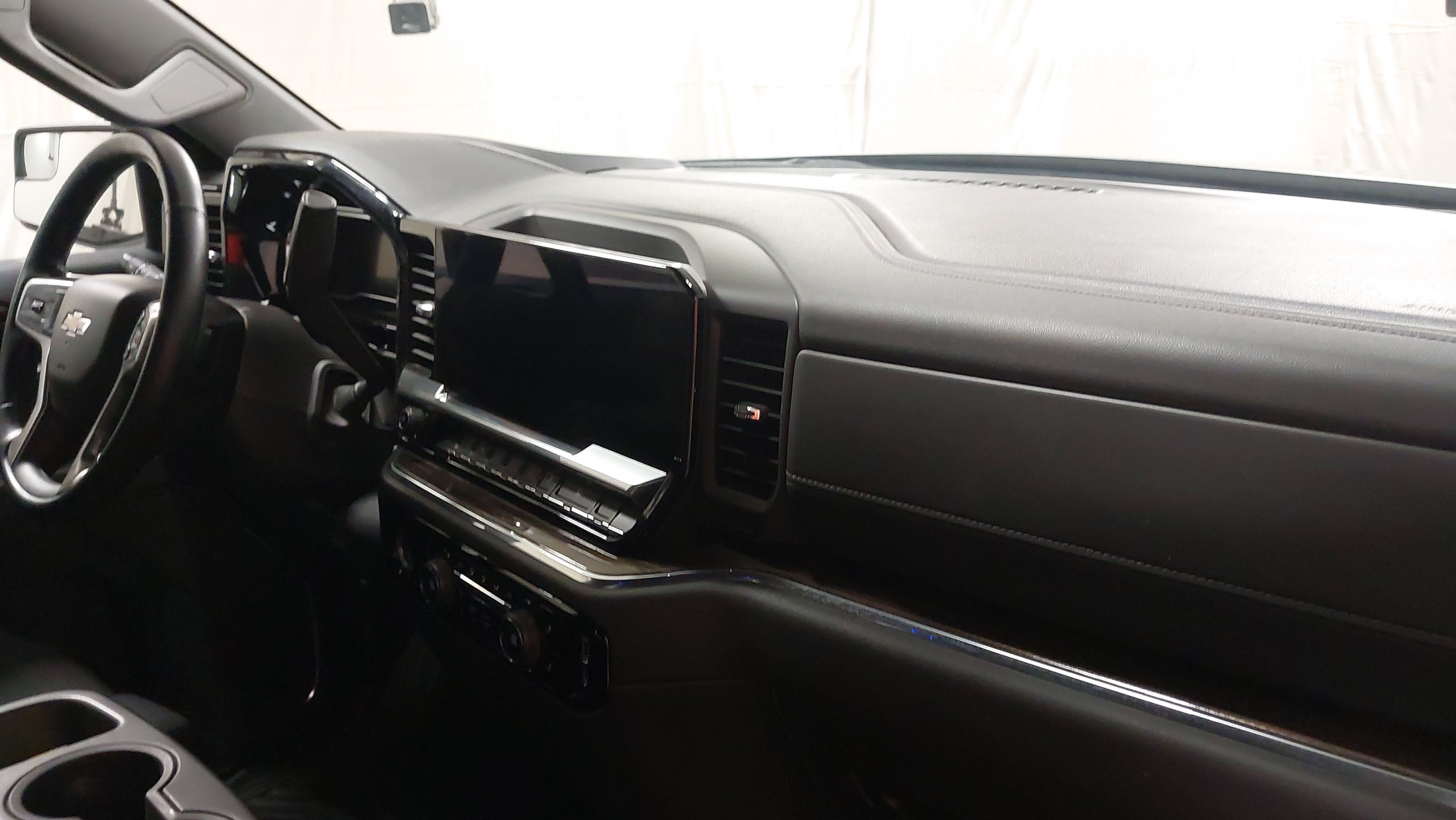 2024 Chevrolet Silverado 1500 4WD Crew Cab Short Bed LT with 2FL
