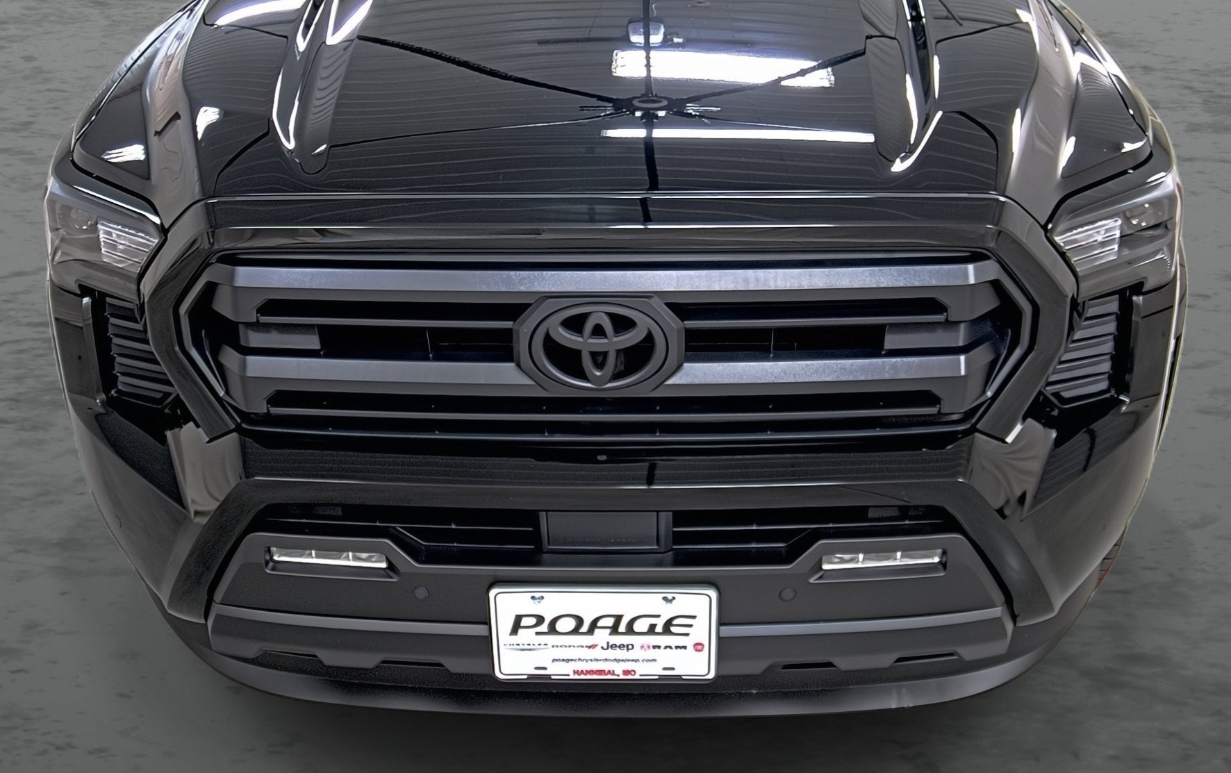 2025 Toyota Tacoma SR